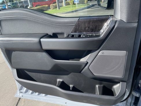 New 2026 Ford F250 Lariat w/ Black Appearance Package image 18