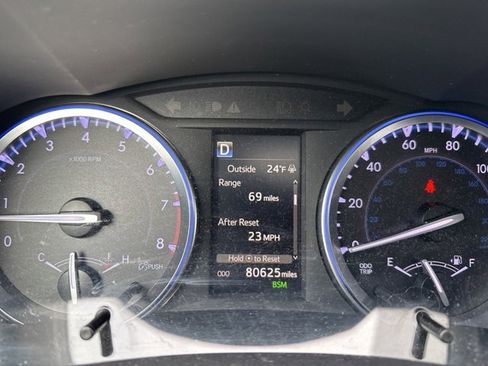 Used 2019 Toyota Highlander XLE image 9