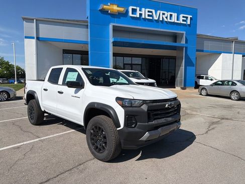 New 2026 Chevrolet Colorado Trail Boss AWD/4WD image 1