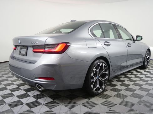 Used 2025 BMW 330i Sedan image 3