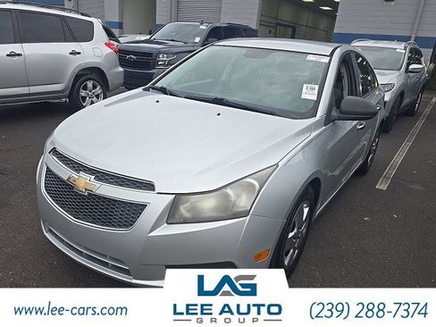 Used 2014 Chevrolet Cruze LS FWD image 1