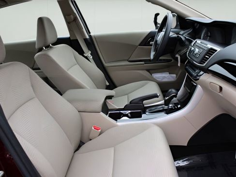 Used 2016 Honda Accord LX image 22