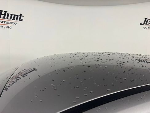 Used 2025 Hyundai Elantra SE image 12