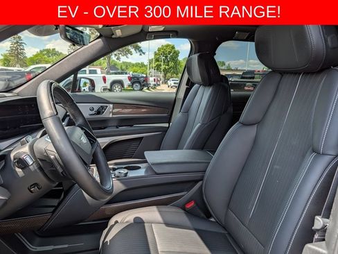 Used 2026 Cadillac Vistiq Sport w/ LPO, Floor Liner Package AWD/4WD image 33