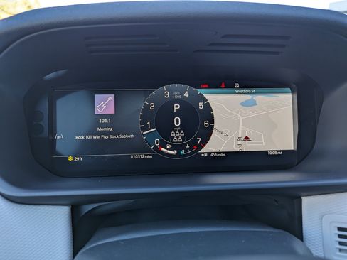 Used 2024 Land Rover Discovery Dynamic SE image 16