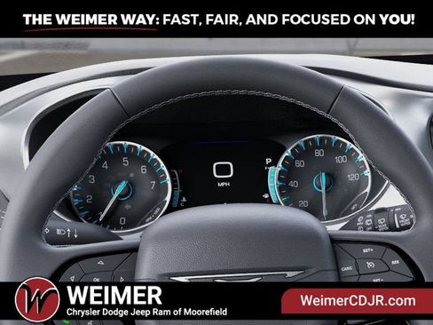 New 2027 Chrysler Pacifica Limited w/ Trailer Tow Group AWD/4WD image 17