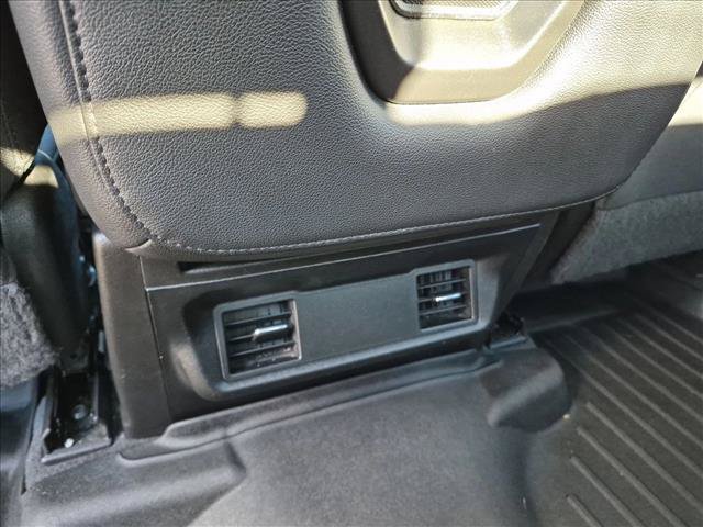 Used 2020 Chevrolet Silverado 1500 Custom w/ Custom Value Package AWD/4WD image 16