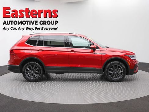Used 2023 Volkswagen Tiguan SE AWD/4WD image 4