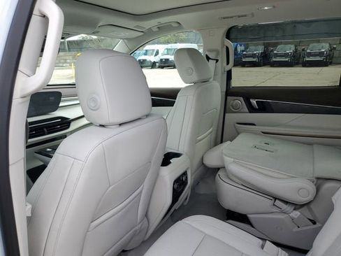 New 2026 Buick Enclave Avenir w/ Super Cruise Package image 10