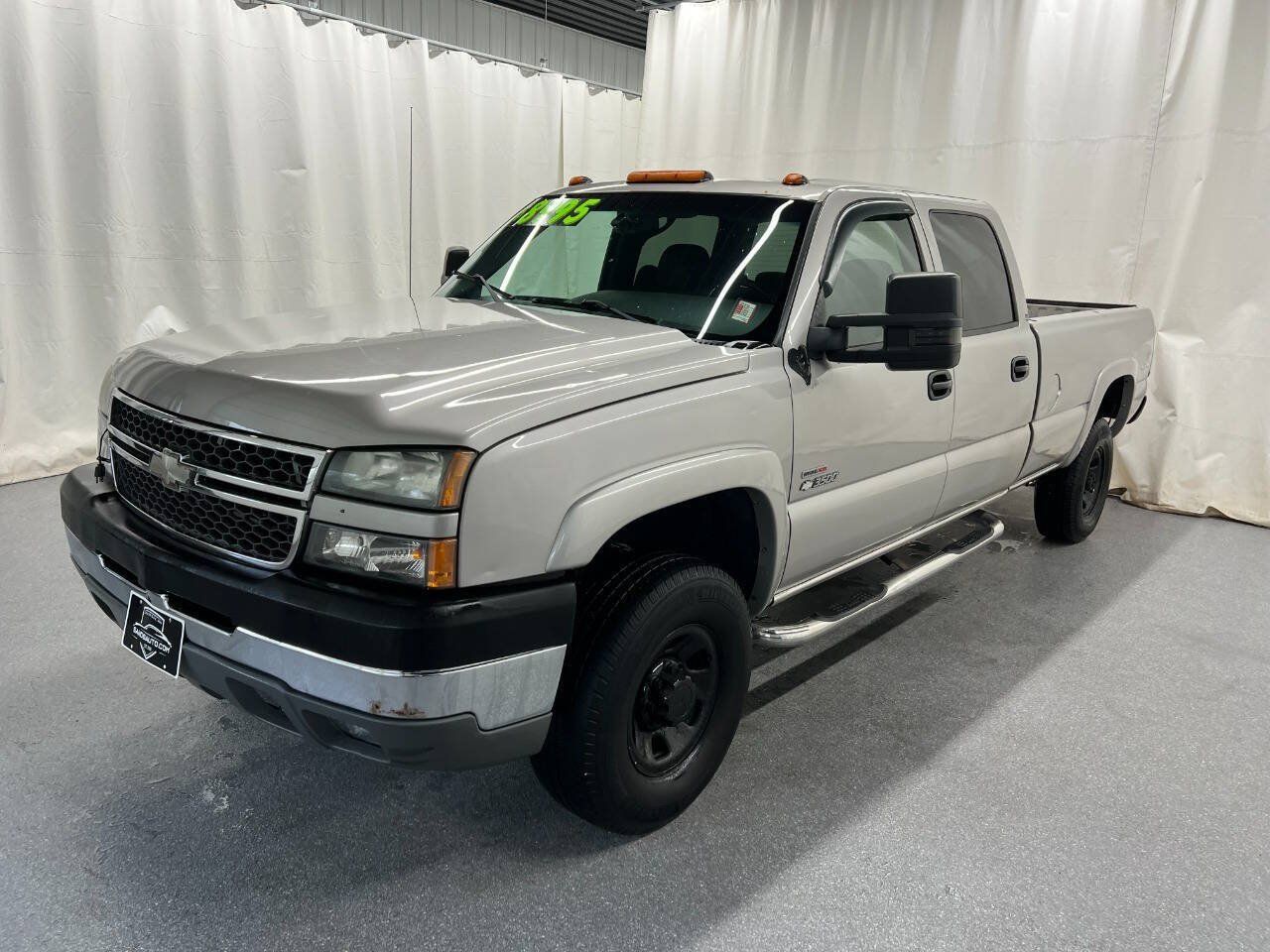 Used 2005 Chevrolet Silverado 3500 LS w/ Heavy-Duty Power Package AWD/4WD image 1