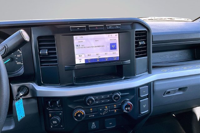 Used 2023 Ford F250 XL w/ STX Appearance Package AWD/4WD image 10
