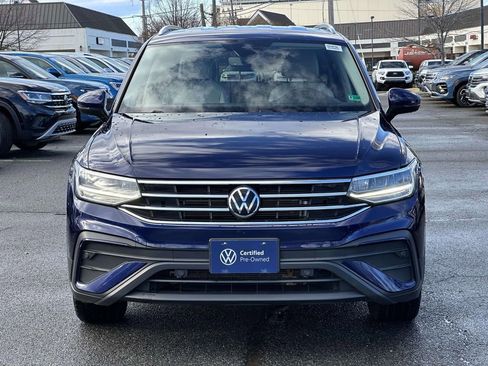 Used 2022 Volkswagen Tiguan SE image 2