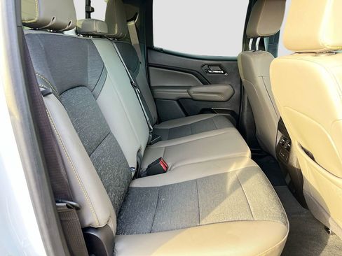 Used 2024 Chevrolet Colorado ZR2 w/ Technology Package AWD/4WD image 27