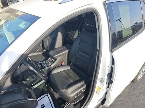 Used 2022 GMC Terrain Denali image 28