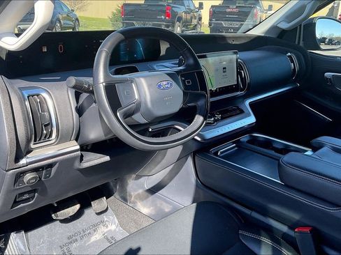 Used 2025 Ford Expedition Max Platinum image 19