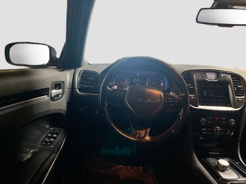 Used 2019 Chrysler 300 S AWD/4WD image 20