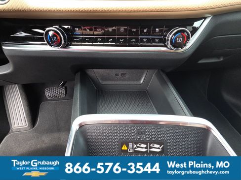 New 2027 Chevrolet Equinox ACTIV w/ Convenience Package III AWD/4WD image 23