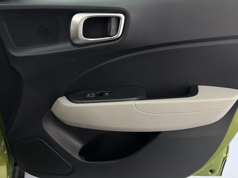 Used 2023 Hyundai Venue SEL FWD image 28