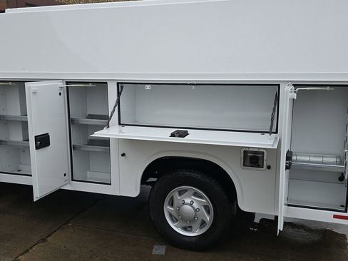 New 2025 Ford E-350 and Econoline 350 Super Duty w/ Power Equipment Group image 9