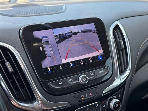 Used 2022 Chevrolet Equinox Premier AWD/4WD image 24