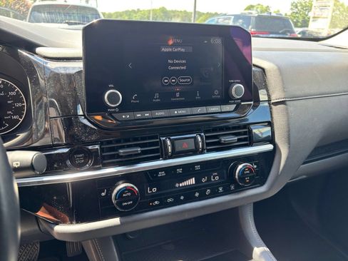 Used 2025 Nissan Pathfinder SV FWD image 20