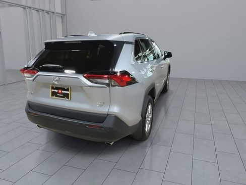 Used 2022 Toyota RAV4 XLE AWD/4WD image 8