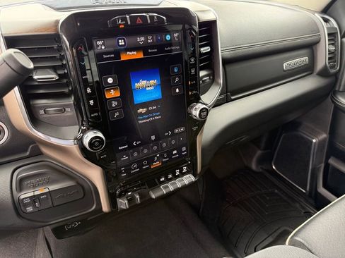Used 2024 RAM 2500 Laramie w/ Safety Group AWD/4WD image 17