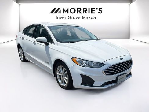 Used 2019 Ford Fusion SE FWD image 3