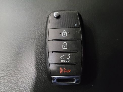 Used 2019 Kia Sorento S FWD image 32