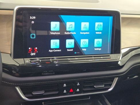 Used 2024 Volkswagen Atlas SE image 28