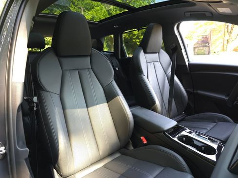 Used 2025 Audi Q6 e-tron Premium Plus w/ Premium Plus AWD/4WD image 22