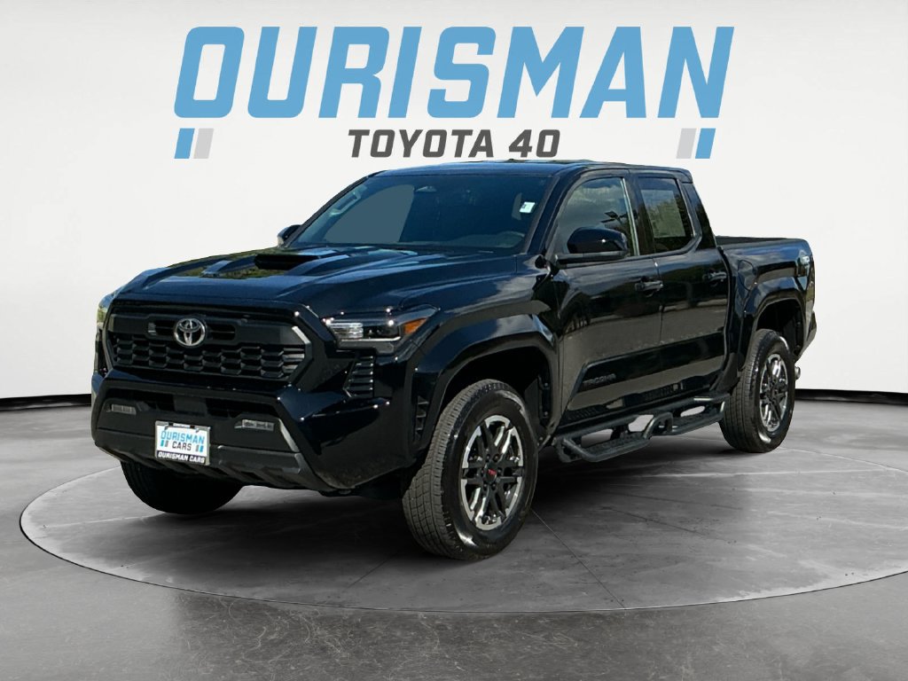 Used 2025 Toyota Tacoma TRD Sport AWD/4WD image 3