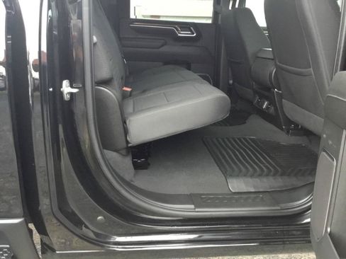 Used 2025 Chevrolet Silverado 2500 LT w/ Trail Boss Package AWD/4WD image 39