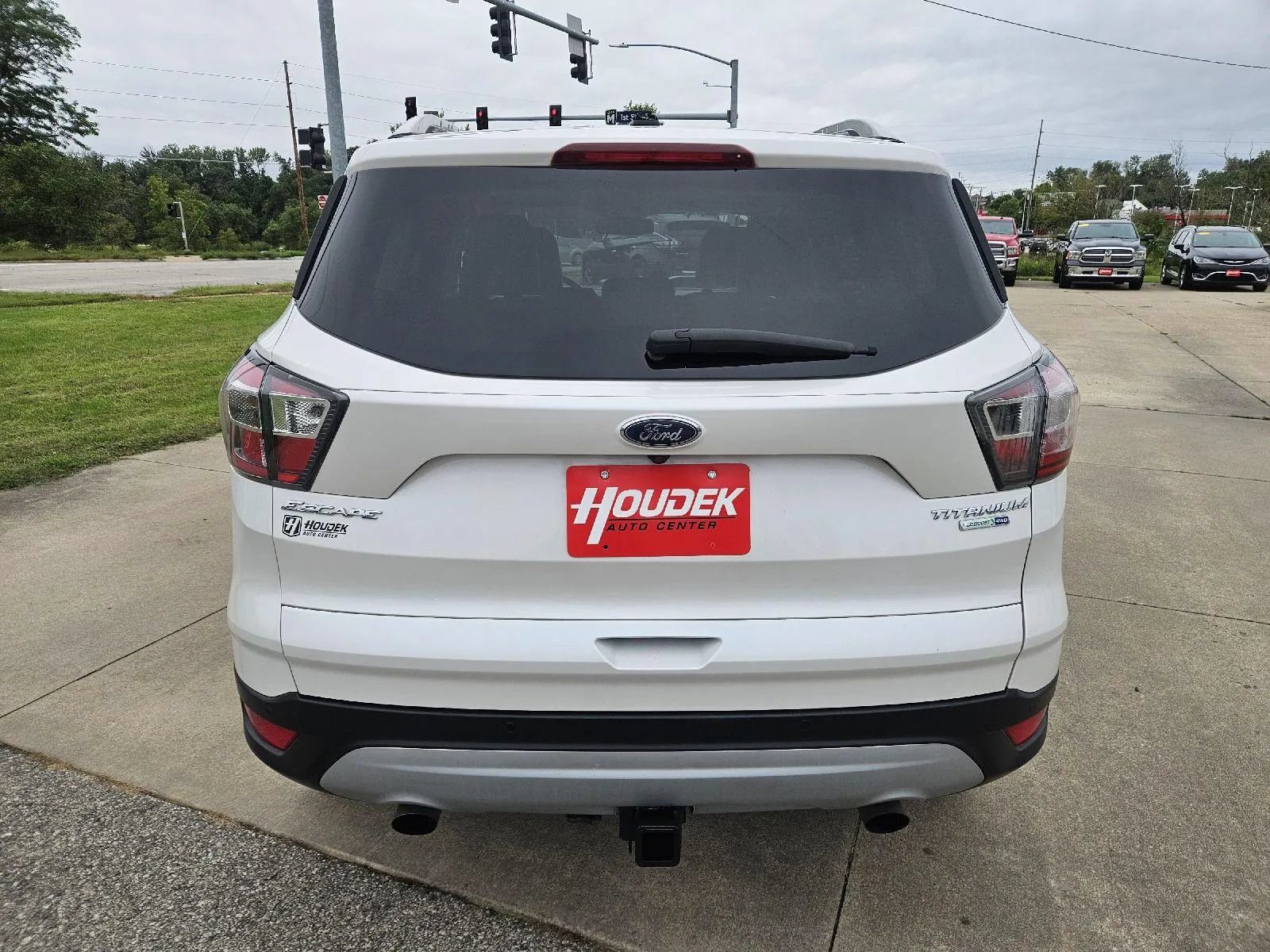 Used 2017 Ford Escape Titanium w/ Canadian Touring Package AWD/4WD image 7