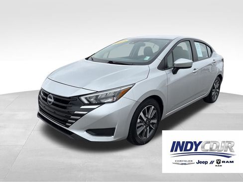 Used 2025 Nissan Versa SV FWD image 1