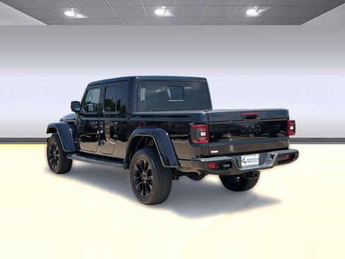 Used 2021 Jeep Gladiator Overland AWD/4WD image 3