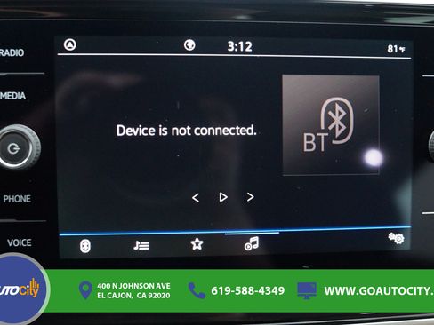 Used 2022 Volkswagen Atlas Cross Sport SE FWD image 23