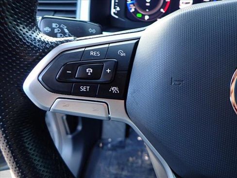 Used 2022 Volkswagen Atlas Cross Sport SEL Premium R-Line image 18