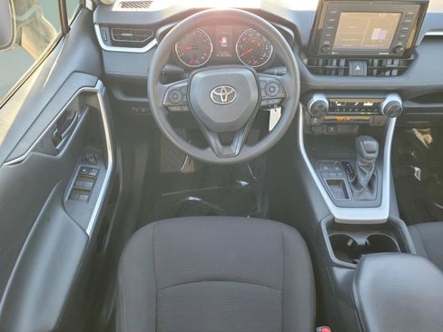 Used 2021 Toyota RAV4 LE image 14