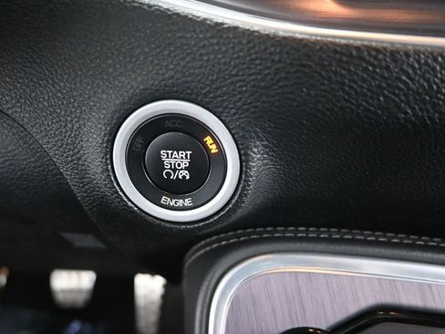 Used 2016 Dodge Challenger R/T RWD image 29