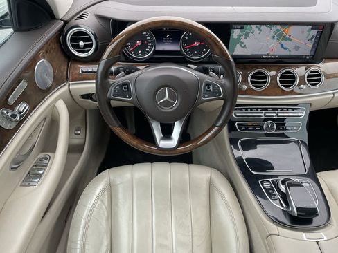 Used 2017 Mercedes-Benz E 400 E 400 Luxury image 11