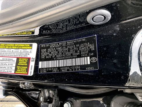 Used 2025 Toyota Camry SE FWD image 30