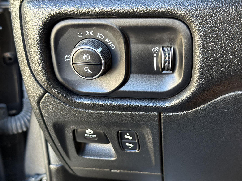 Used 2024 RAM 1500 Big Horn RWD image 17