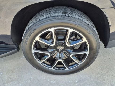 Used 2024 Chevrolet Suburban RST RWD image 10