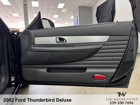 Used 2002 Ford Thunderbird Deluxe image 28
