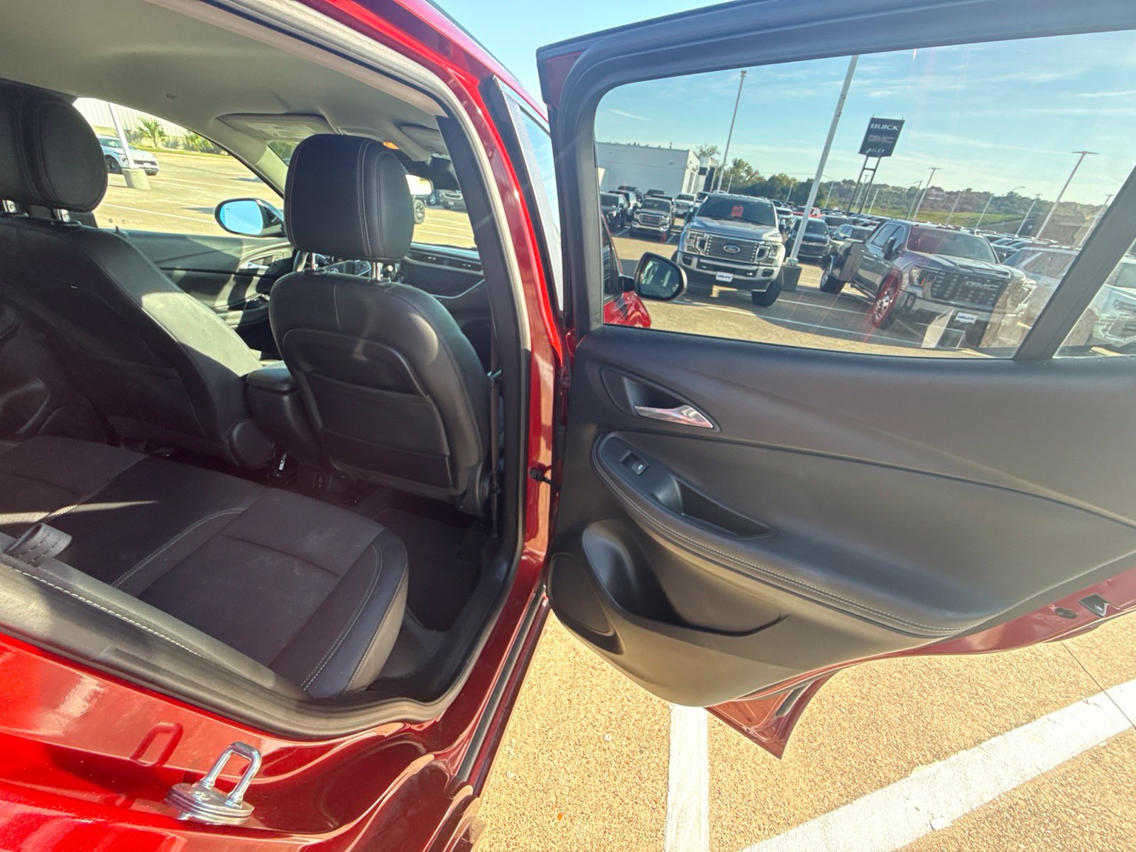 Used 2021 Buick Encore GX Select w/ Sport Touring Package FWD image 11