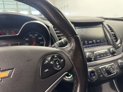 Used 2019 Chevrolet Impala LT FWD image 11