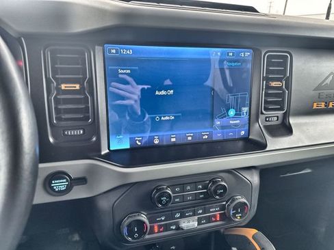 Used 2022 Ford Bronco Badlands w/ Sasquatch Package image 17