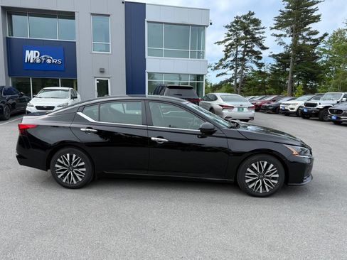 Used 2024 Nissan Altima 2.5 SV FWD image 5