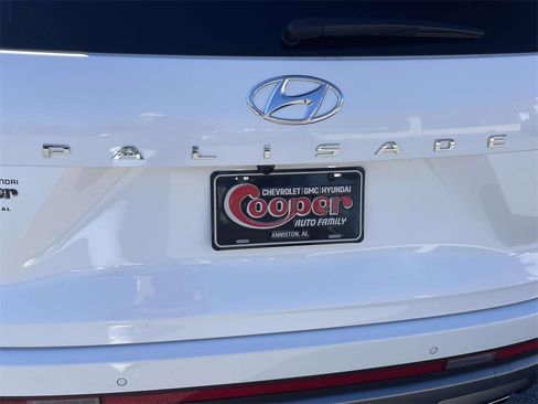 Used 2023 Hyundai Palisade Limited w/ Winter Package image 9
